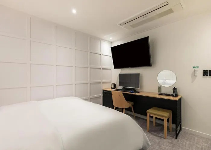 Hotel Crossing 2*