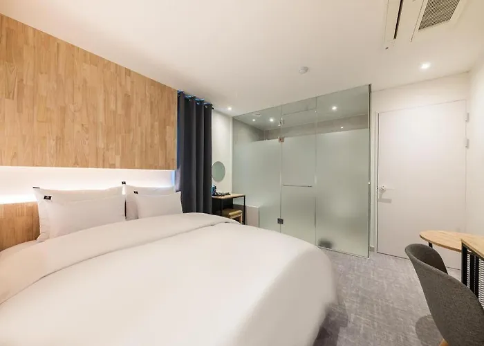 Crossing Hotel