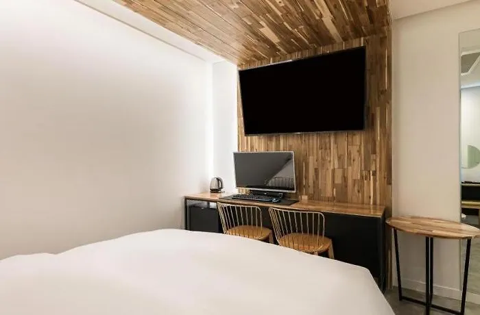Crossing Hotel 2*